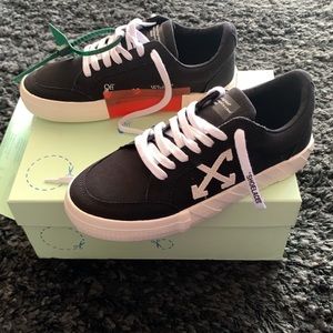 Off-White Virgil Abloh low vulcanized canvas black womens sz 39 (8.5-9)